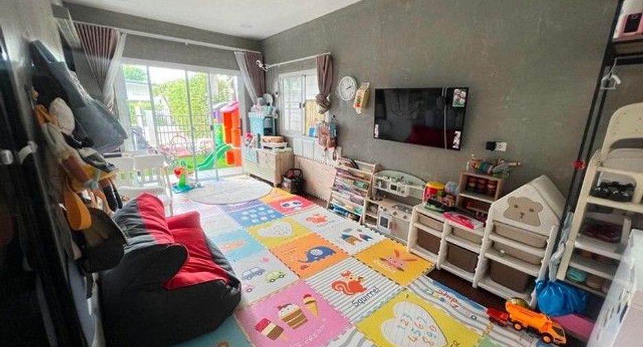 Haus zum Kauf mit 4 Zimmer in Khlong Sam Wa, Bangkok