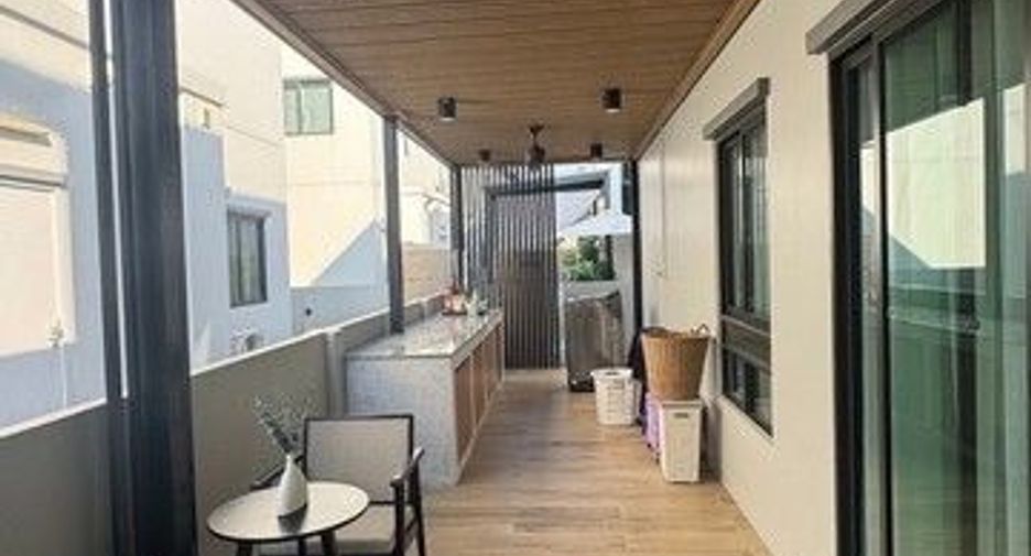 出租 3 卧室 独立屋 在 Lat Krabang, 曼谷