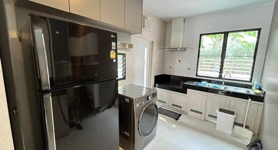 For rent 4 bedrooms house in Prawet, Bangkok