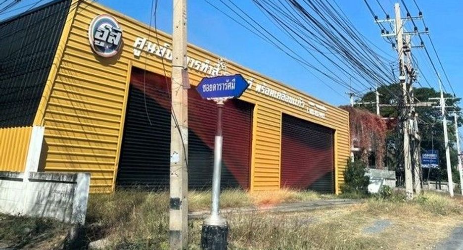 Casa adosada en venta de 1 habitaciones en Khok Samrong, Lopburi