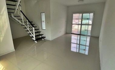 À vendre 1 chambre maison de ville à Bang Pa-in, Phra Nakhon Si Ayutthaya
