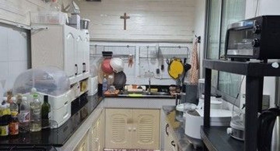 For rent 3 bedrooms house in Mueang Samut Prakan, Samut Prakan