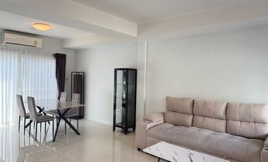 Haus zur Miete und zum Kauf mit 3 Zimmer in Bang Phli, Samut Prakan