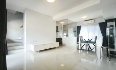 Haus zur Miete und zum Kauf mit 3 Zimmer in Bang Phli, Samut Prakan