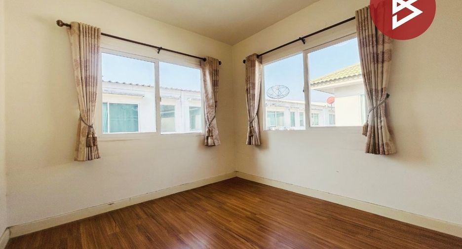 Casa en venta de 3 habitaciones en Phra Samut Chedi, Samut Prakan