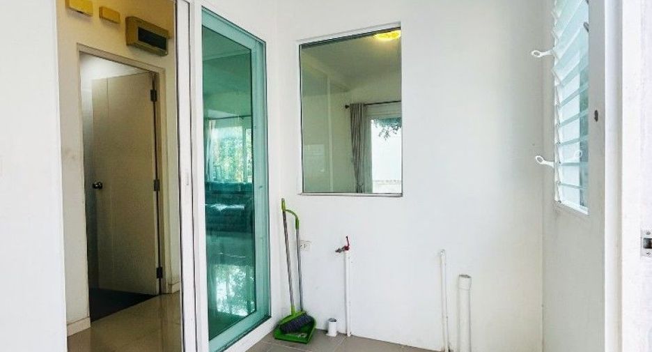 Casa en venta de 3 habitaciones en Phra Samut Chedi, Samut Prakan