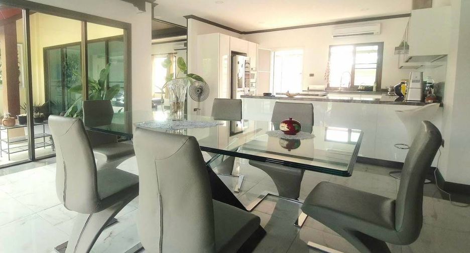 For rent 3 ベッドルーム villa in Huay Yai, Pattaya