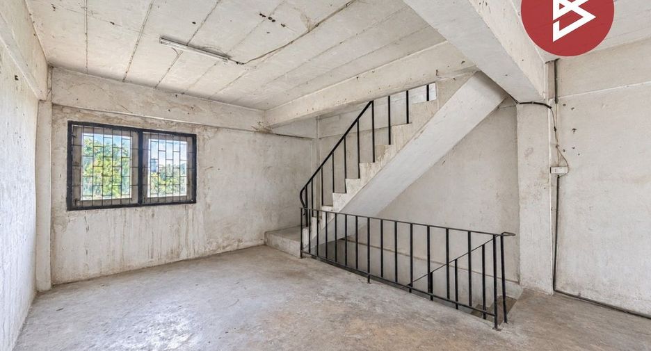 Gewerbefläche zum Kauf mit 1 Zimmer in Krathum Baen, Samut Sakhon
