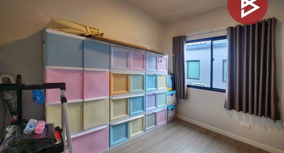 À vendre 4 chambres maison de ville à Bang Kruai, Nonthaburi