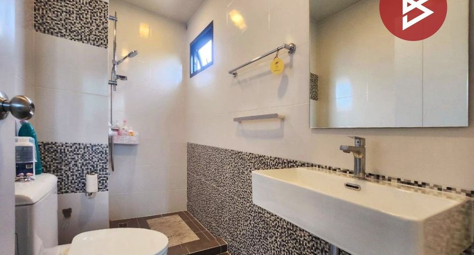 À vendre 4 chambres maison de ville à Bang Kruai, Nonthaburi