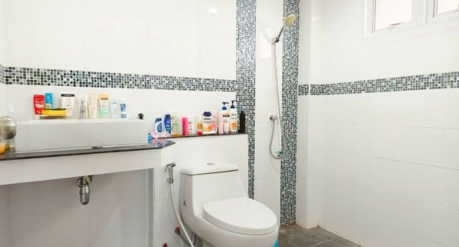 Casa en venta de 4 habitaciones en Phasi Charoen, Bangkok