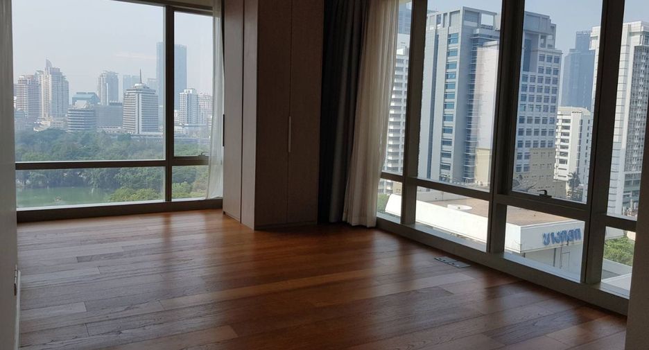 À louer 2 chambres condo à Pathum Wan, Bangkok
