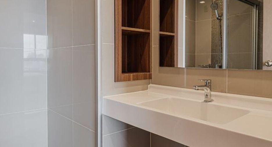 For rent 1 bed condo in Huai Khwang, Bangkok