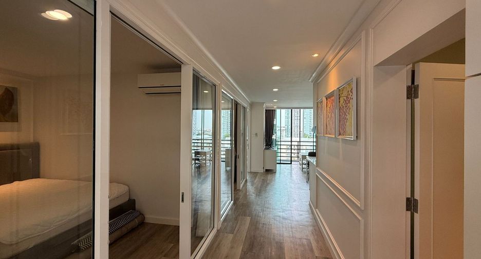 Wohnung zur Miete mit 3 Zimmer in Phra Khanong, Bangkok