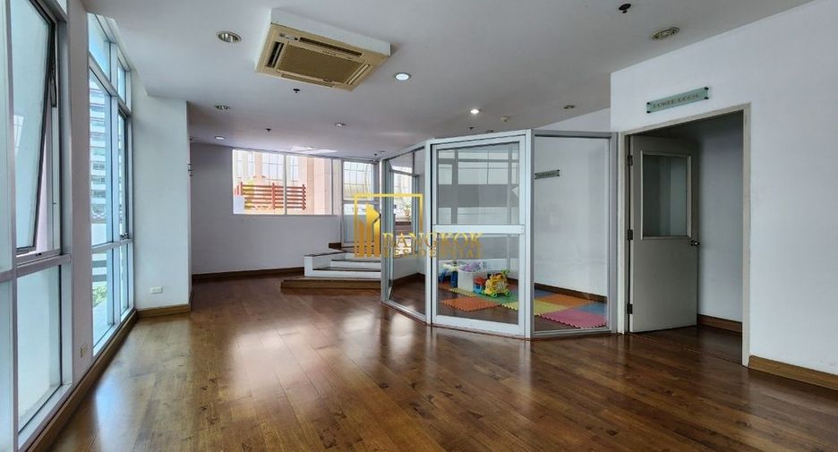 À louer 2 chambres condo à Watthana, Bangkok