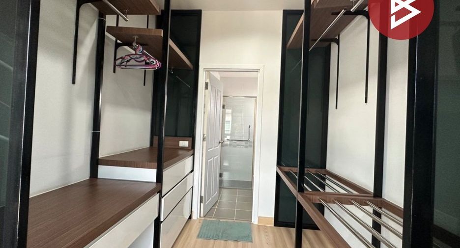For sale 3 bedrooms house in Khan Na Yao, Bangkok