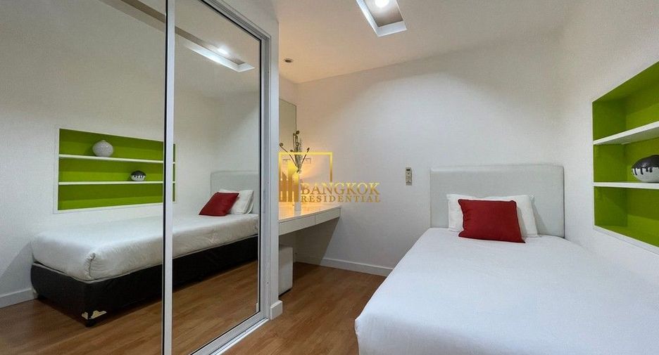 For rent 2 bedrooms apartment in Khlong Toei, Bangkok