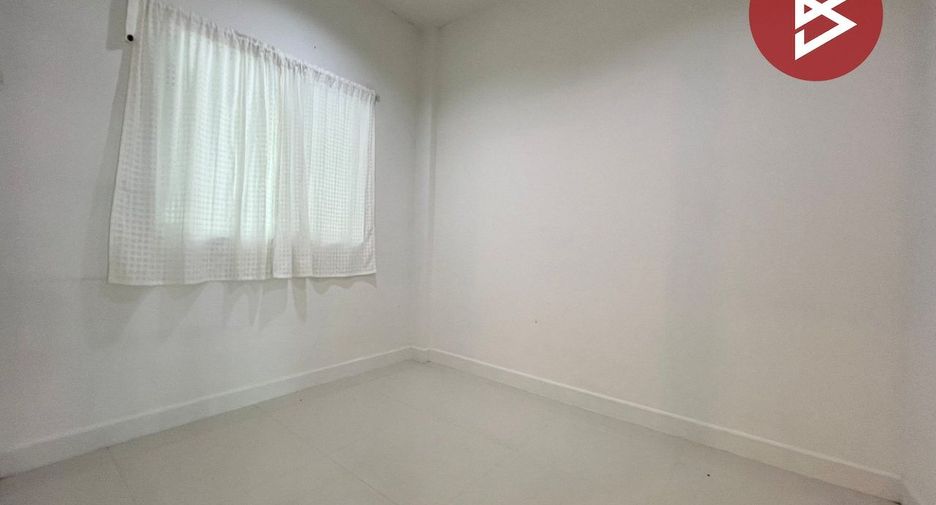 À vendre 4 chambres maison de ville à Mueang Chon Buri, Chonburi