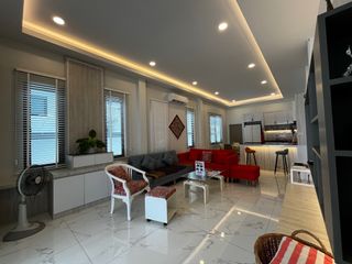 À louer 3 chambres maison à Mueang Krabi, Krabi