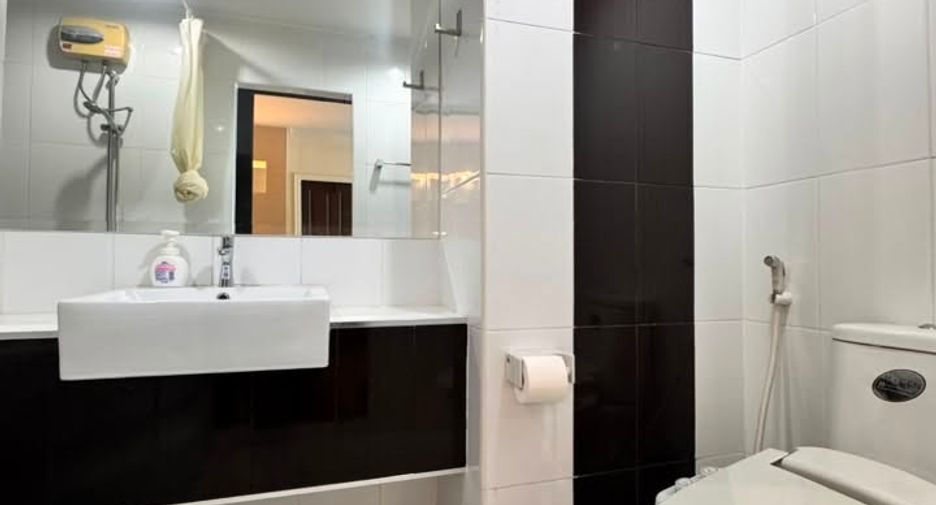 For rent 2 bedrooms condo in Si Racha, Chonburi