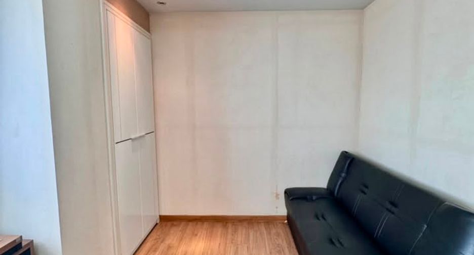 For rent 2 bedrooms condo in Si Racha, Chonburi