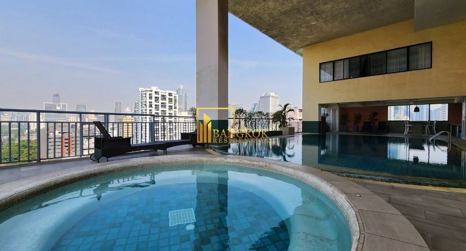 For rent 2 bedrooms condo in Khlong Toei, Bangkok