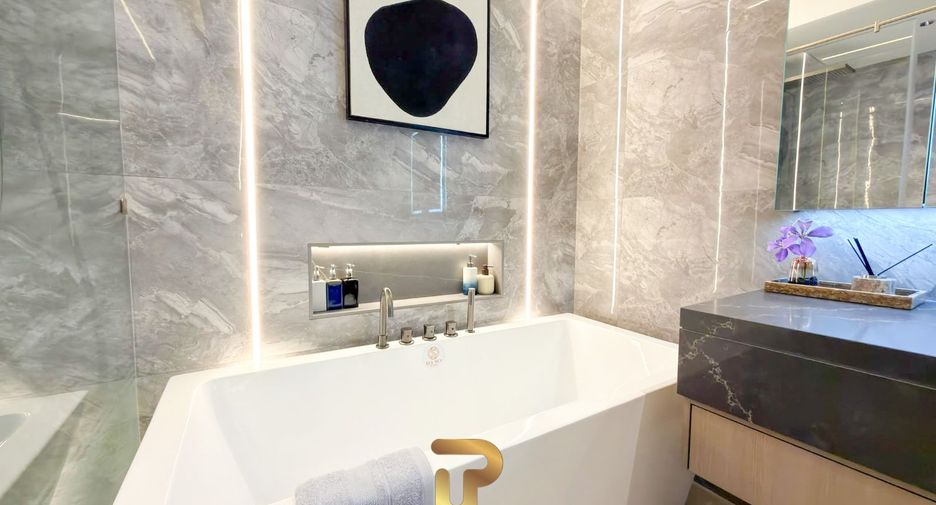 For sale 3 bedrooms condo in Bang Lamung, Chonburi