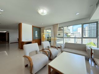 For rent 3 bedrooms condo in Khlong Toei, Bangkok