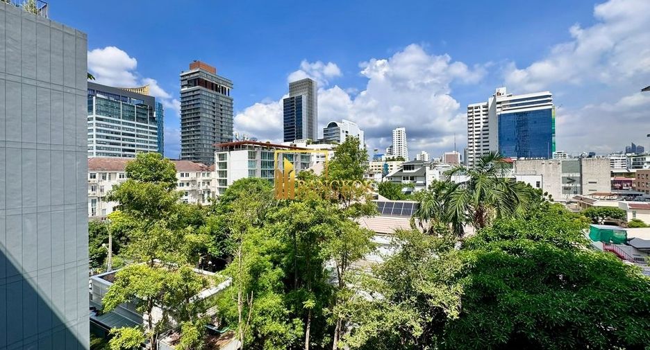 For rent 3 bedrooms apartment in Watthana, Bangkok
