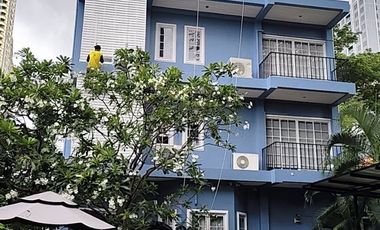 出售 4 卧室 独立屋 在 Khlong Toei, 曼谷