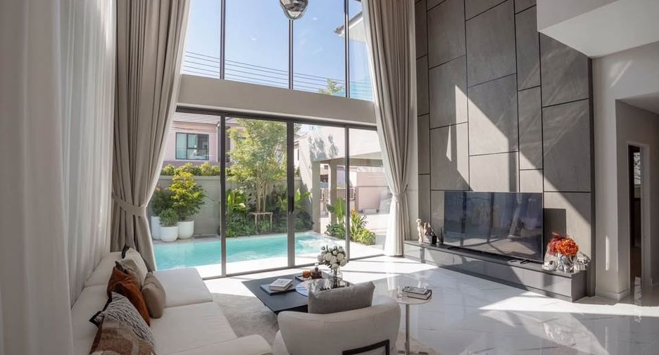 Casa en venta de 5 habitaciones en Bang Lamung, Chonburi