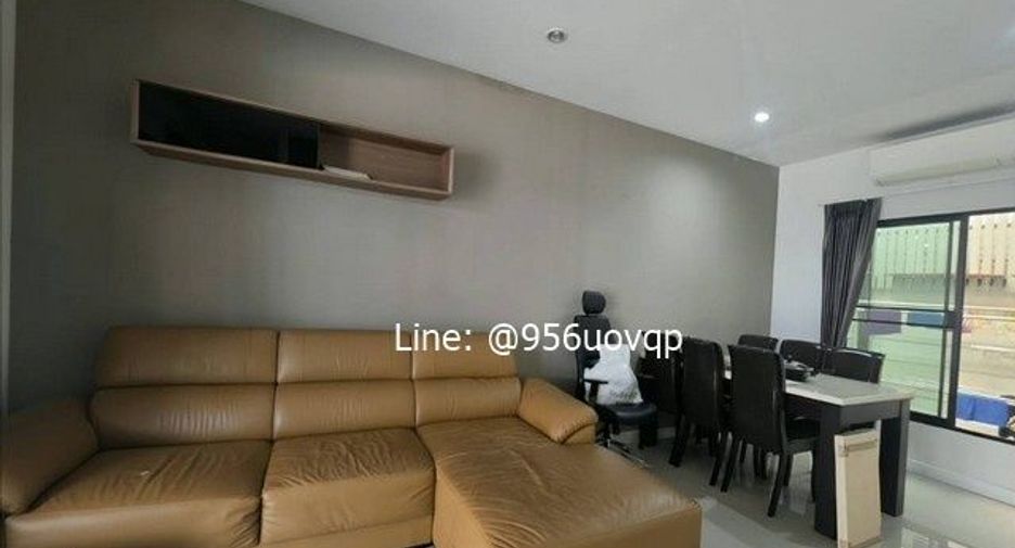 For sale 3 bedrooms townhouse in Prawet, Bangkok