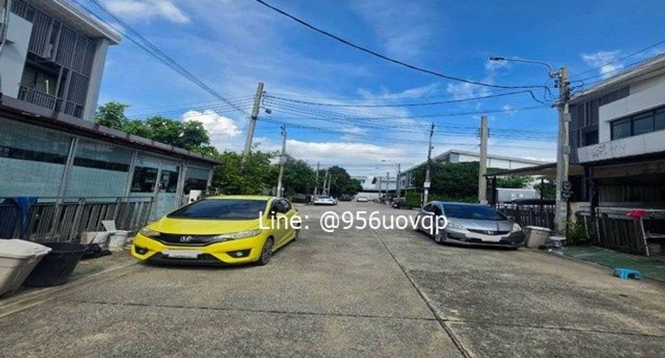 For sale 3 bedrooms townhouse in Prawet, Bangkok