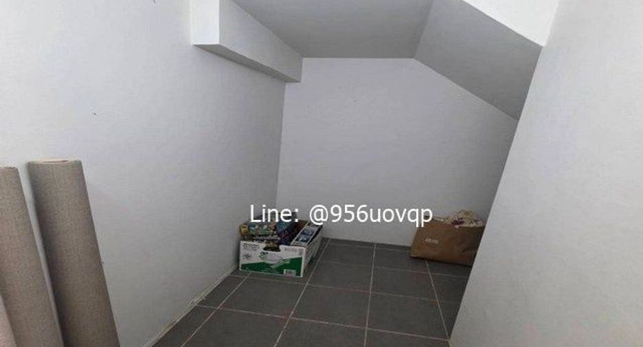 For sale 3 bedrooms townhouse in Prawet, Bangkok