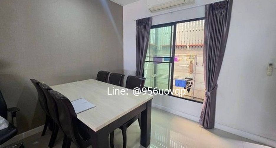 For sale 3 bedrooms townhouse in Prawet, Bangkok