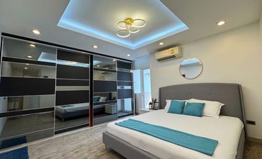 For rent 3 bedrooms condo in Huai Khwang, Bangkok