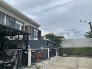 For sale 1 bed townhouse in Bang Phli, Samut Prakan