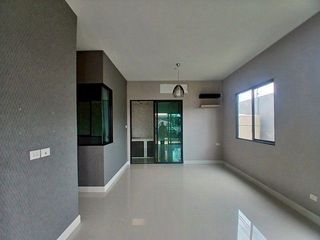 Продажа 1 кровать таунхаус в Phra Samut Chedi, Самутпракан