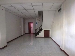 出售 1 卧室 联排别墅 在 Mueang Samut Prakan, Samut Prakan