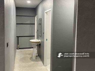 For rent warehouse in Saphan Sung, Bangkok