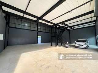For rent warehouse in Saphan Sung, Bangkok