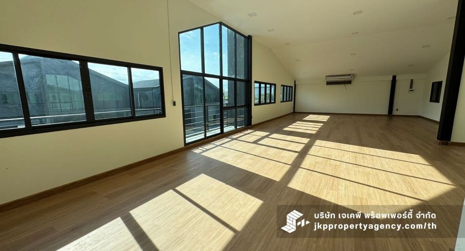 For rent warehouse in Saphan Sung, Bangkok