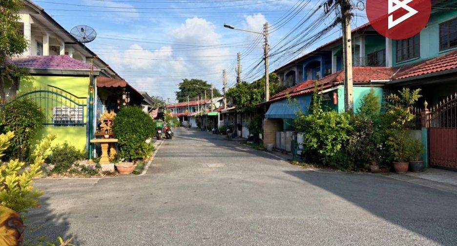 Casa adosada en venta de 2 habitaciones en Mueang Chon Buri, Chonburi