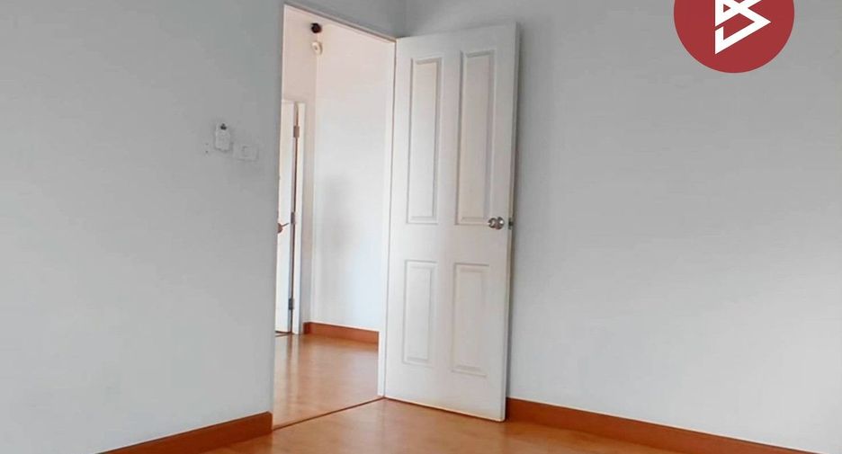 Casa en venta de 4 habitaciones en Lam Luk Ka, Pathum Thani