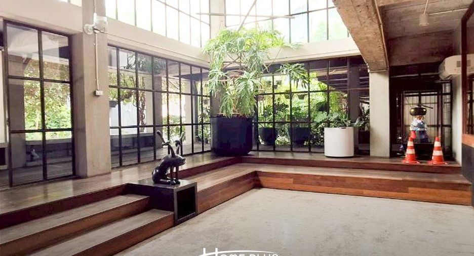 Oficina en venta de 2 habitaciones en Wang Thonglang, Bangkok