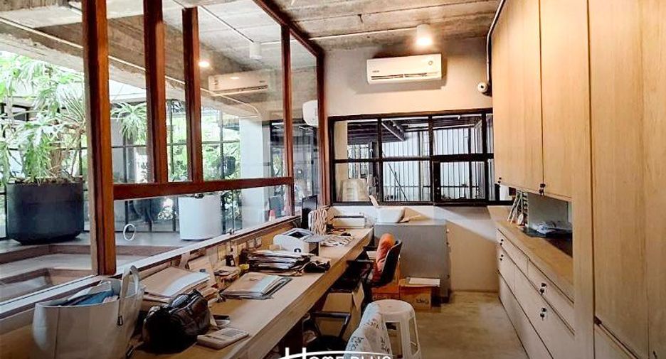 Oficina en venta de 2 habitaciones en Wang Thonglang, Bangkok