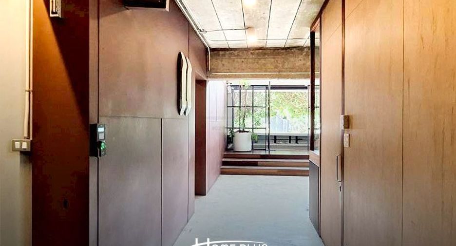 Oficina en venta de 2 habitaciones en Wang Thonglang, Bangkok