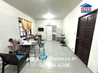 出售 17 卧室 公寓式住宅 在 Mueang Samut Prakan, Samut Prakan