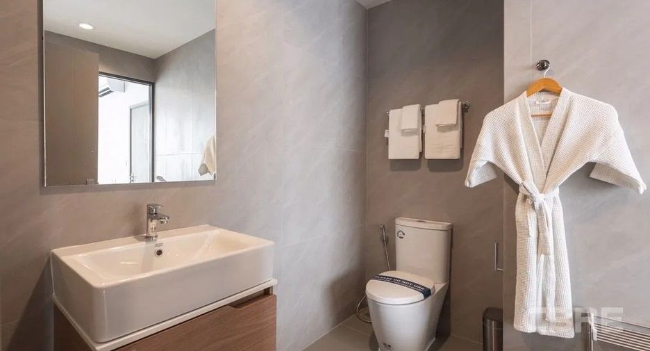 For rent 2 bedrooms condo in Khlong Toei, Bangkok