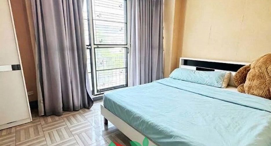 À vendre 3 chambres maison de ville à Pak Kret, Nonthaburi